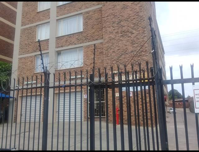 2.5 BEDROOM FLAT FOR SALE IN SILVERTON